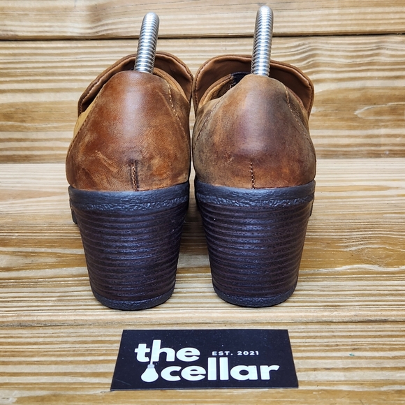 BOC by Born Womens 9.5M Carla Brown Distressed Leather Slip On Heeled Booties - Picture 4 of 9